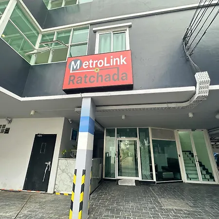 Metro Link Ratchada Hotel