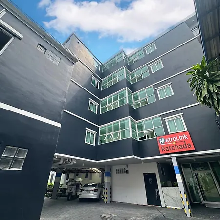 Metro Link Ratchada Hotel